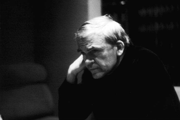 Elhunyt Milan Kundera cseh szlets r